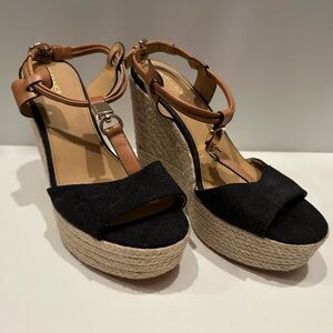 🆕 Coach Leah Wedge - 8